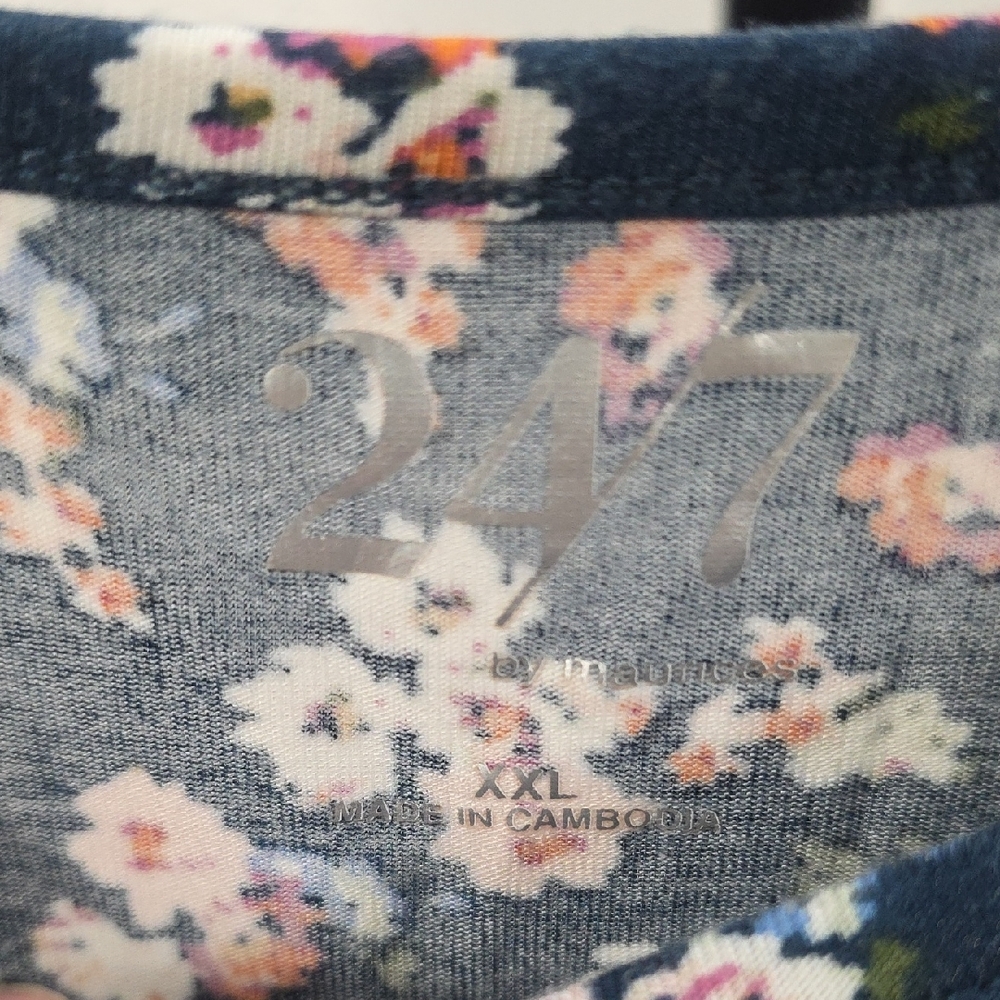 Floral and Striped Sleeveless Top - Picture 3 of 8